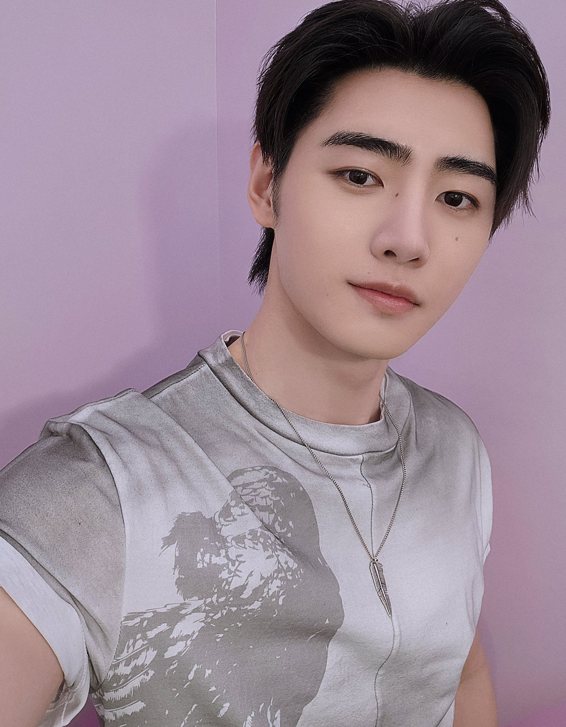 Foto aktivitas terbaru Sunghoon (ENHYPEN)