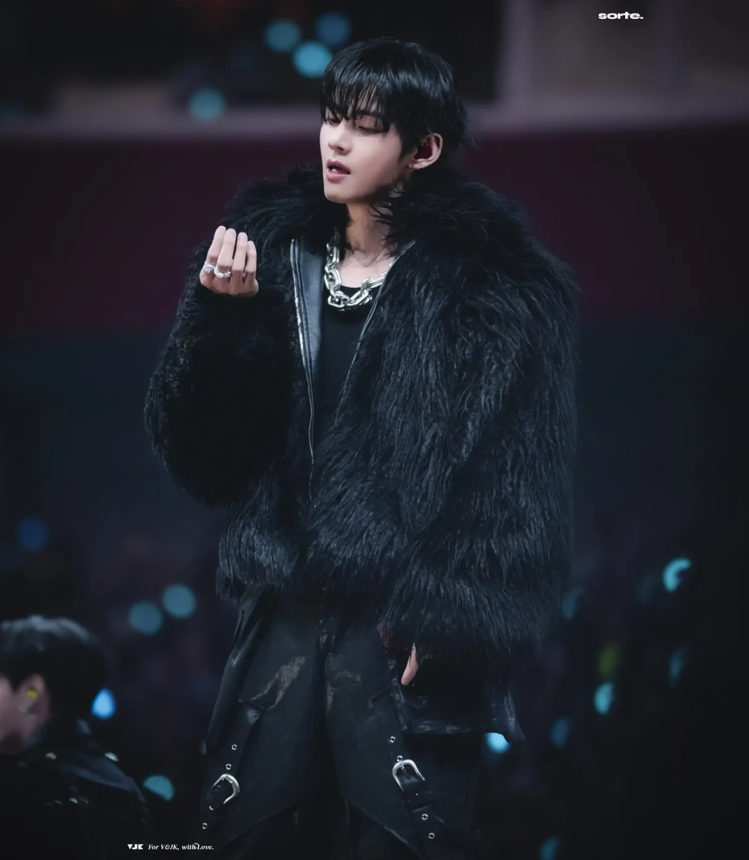 뷔 (방탄소년단) 최근 활동샷