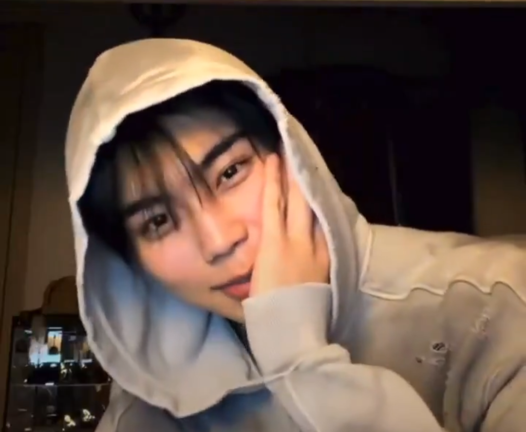 박건욱 (제로베이스원)의 최신 사진