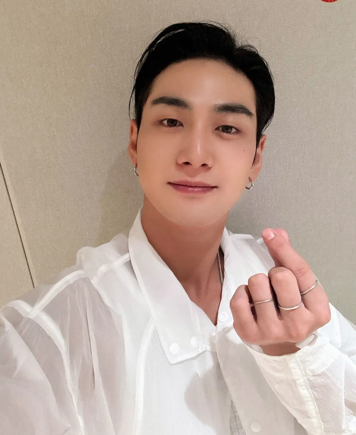 Behind-the-scenes cut of Baekho