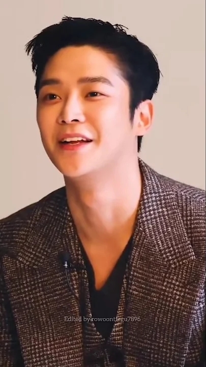 A moment captured by Rowoon's fan