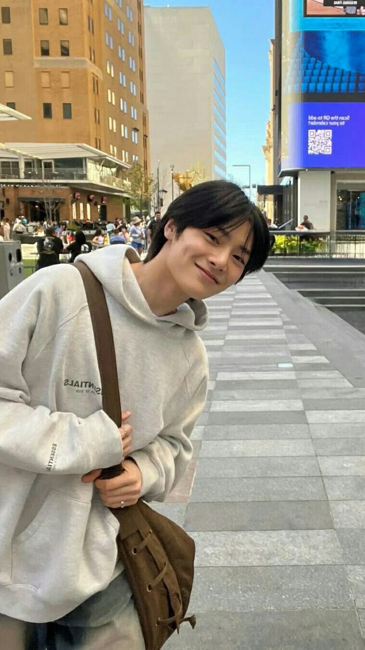 Behind-the-scenes cut of I.N (Stray Kids)