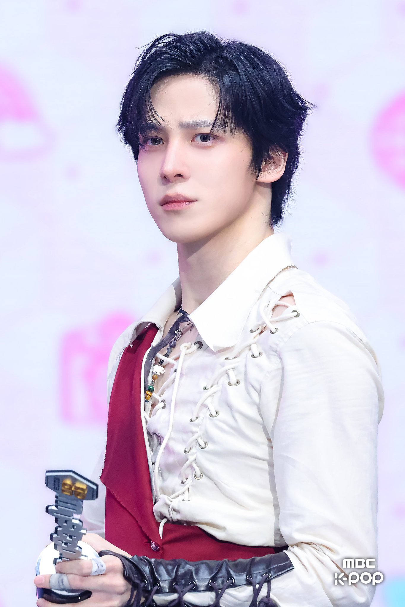 Behind-the-scenes cut of Yunho (ATEEZ)