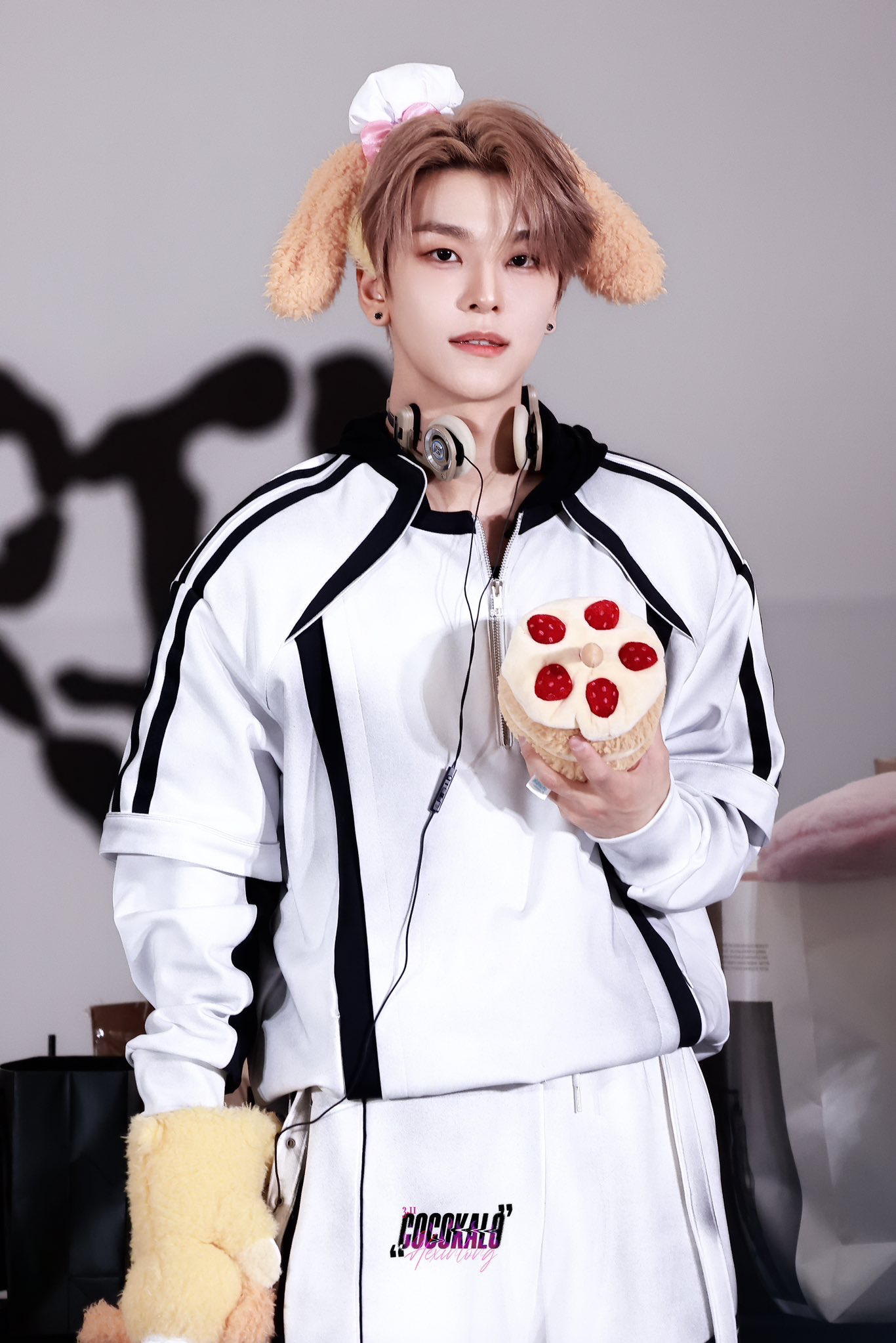 A moment captured by He Xinlong (ALPHA DRIVE ONE)'s fan