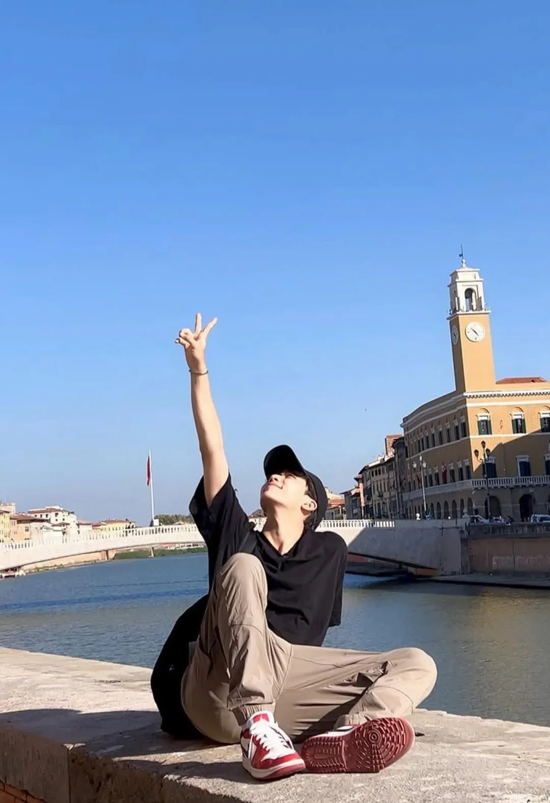 Latest photo of Jeonghan (SEVENTEEN)
