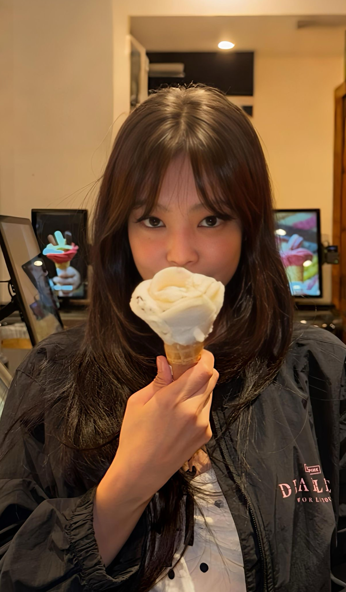 Fan-made special wallpaper for Jennie (BLACKPINK)