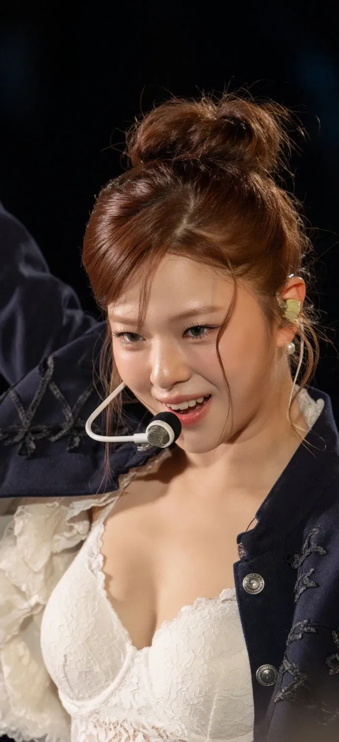 Fandom-recommended wallpaper image of Jeongyeon (TWICE)
