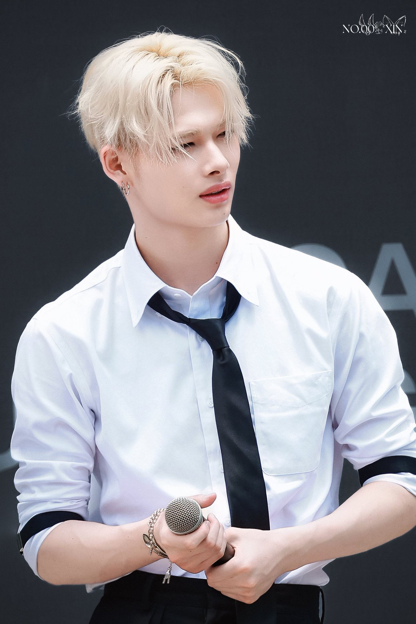 NI-KI (ENHYPEN)的最新照片