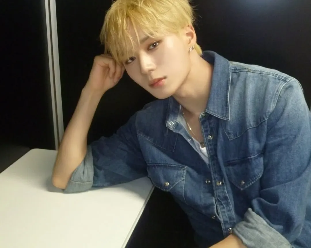 Behind-the-scenes cut of Kim Junseo (ALPHA DRIVE ONE)