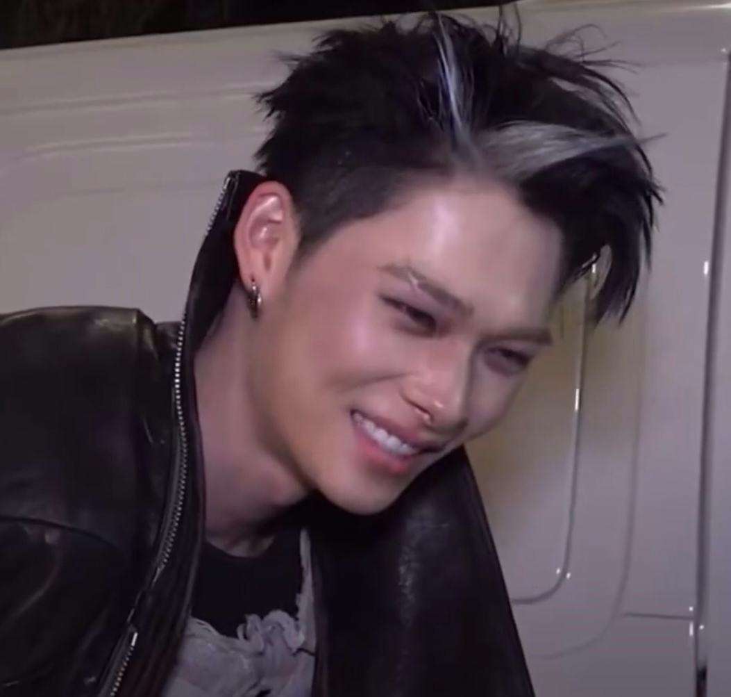 Foto aktivitas terbaru NI-KI (ENHYPEN)