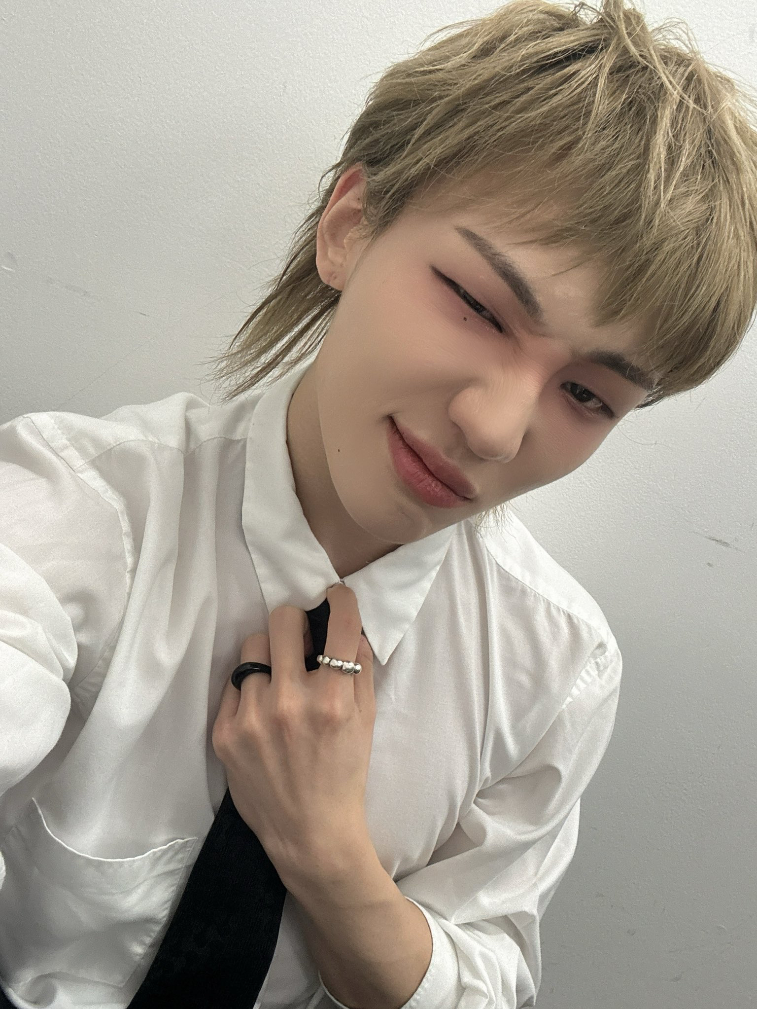 Behind-the-scenes cut of Junhyeok (TNX)