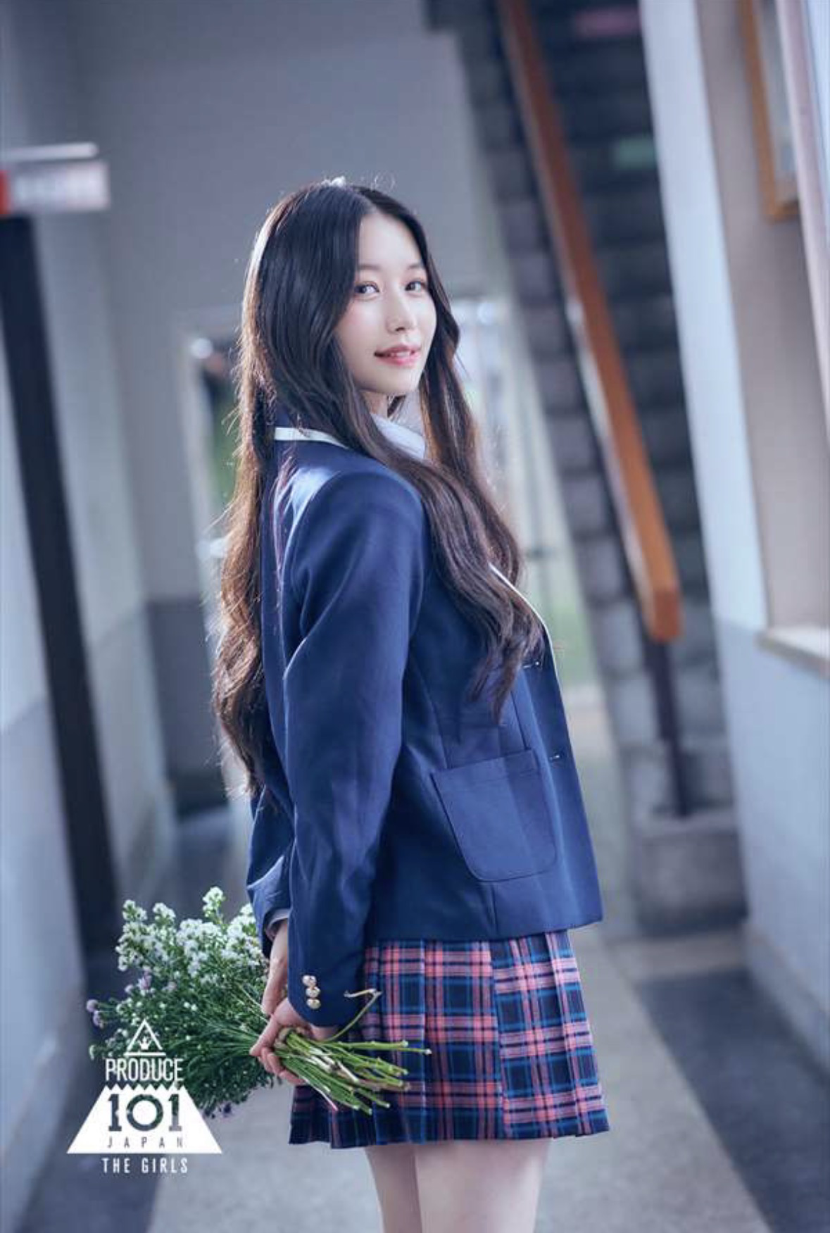 Behind-the-scenes cut of Kasahara Momona (ME:I)