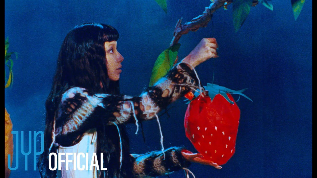 Latest photo of Chaeyoung (TWICE)