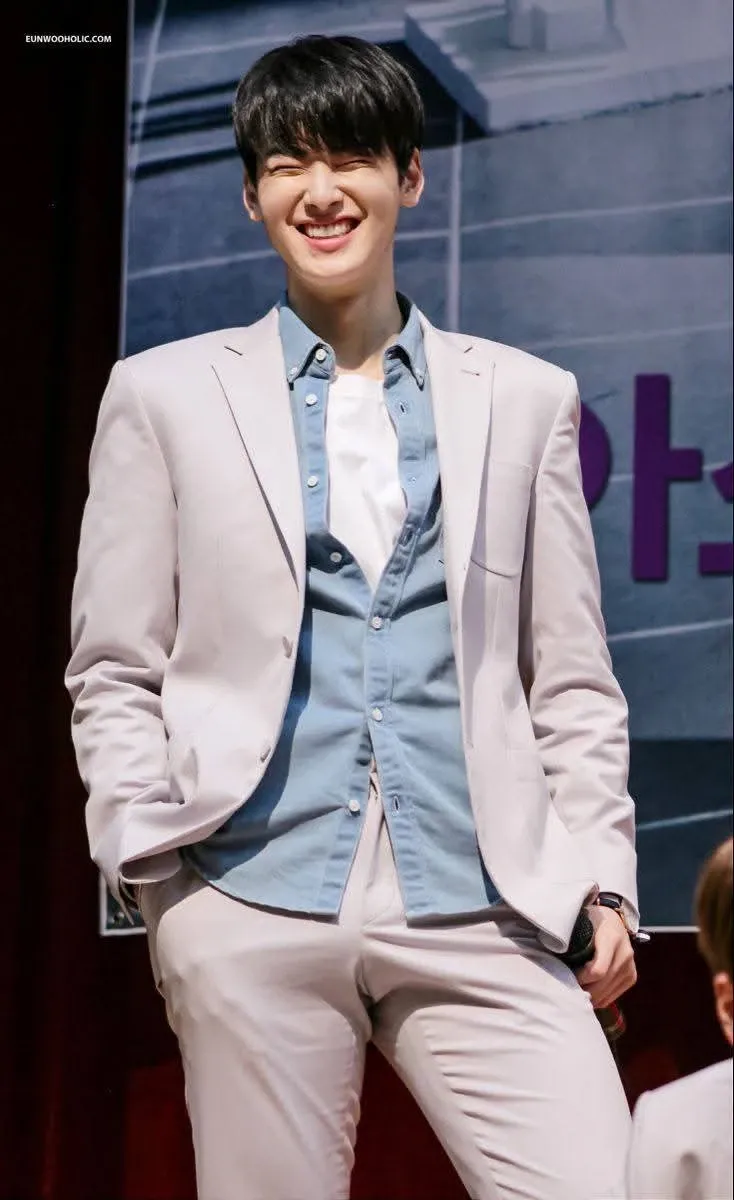 Behind-the-scenes cut of Eunwoo (ASTRO)