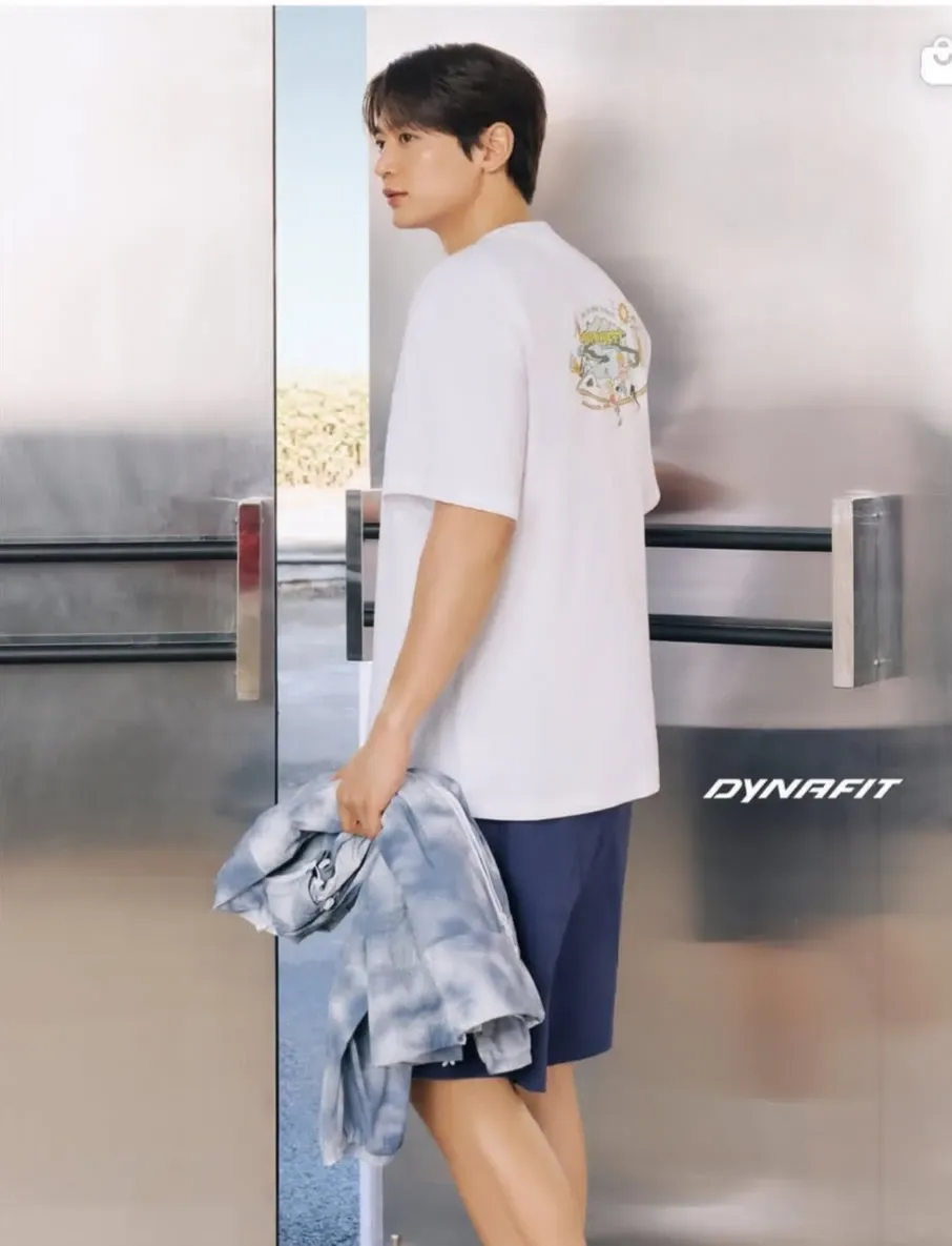A moment captured by Minho (SHINee)'s fan