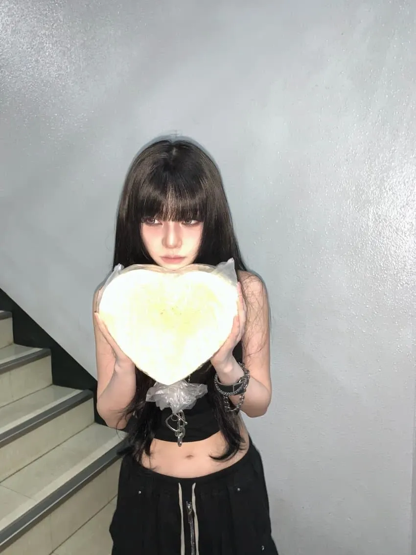 Recent activity shot of Karina (aespa)