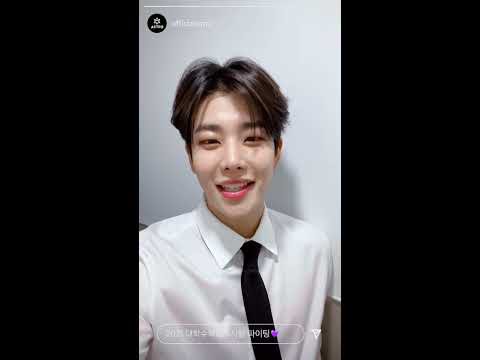 A moment captured by MJ (ASTRO)'s fan