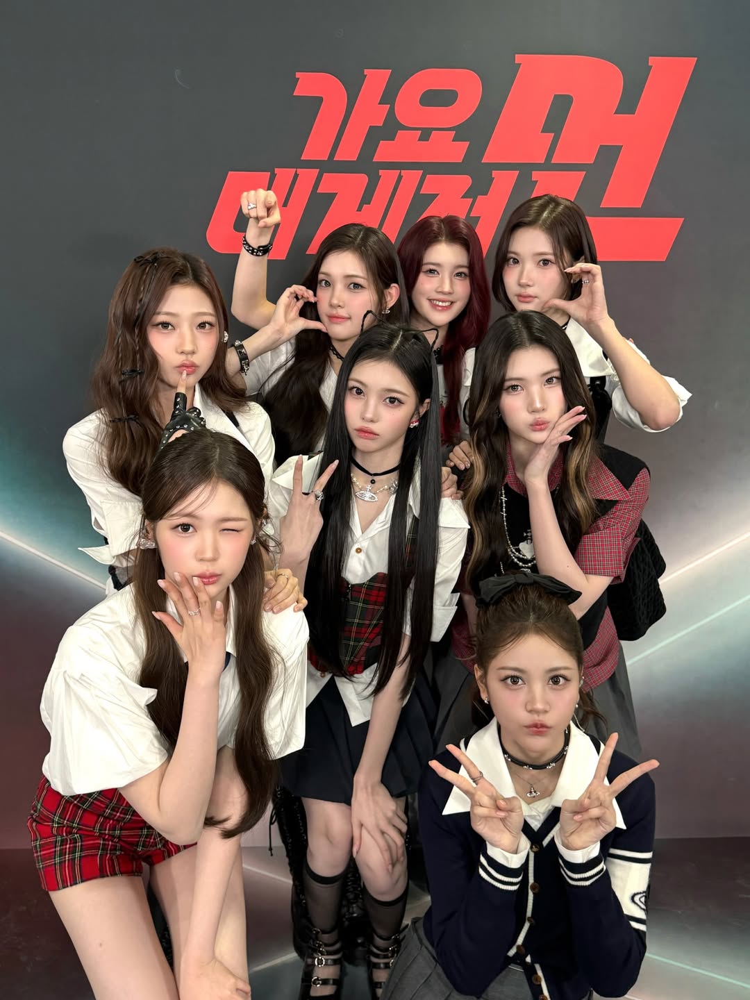 Behind-the-scenes cut of Hearts2Hearts