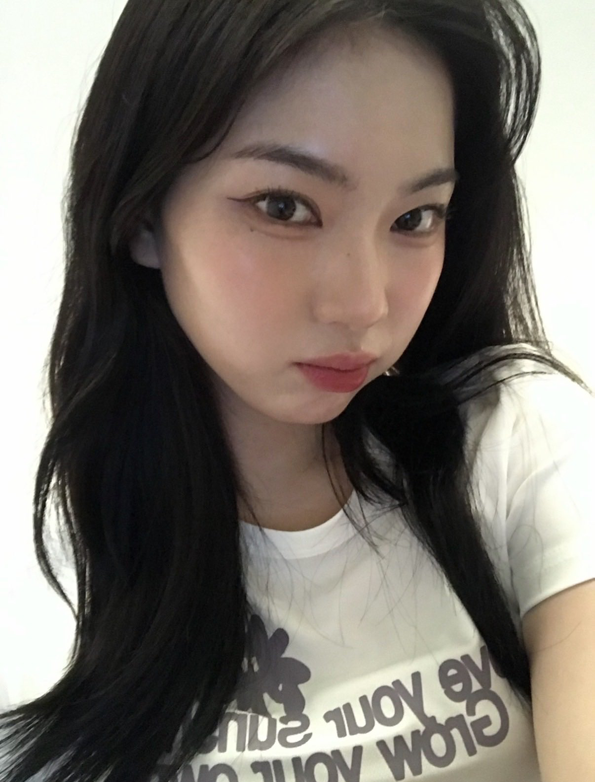 Behind-the-scenes cut of STAYC