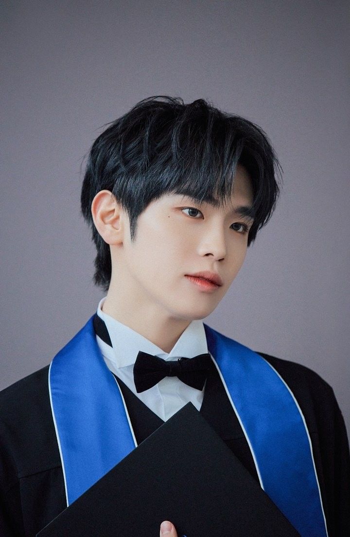 Behind-the-scenes cut of Kim Taerae (ZEROBASEONE)