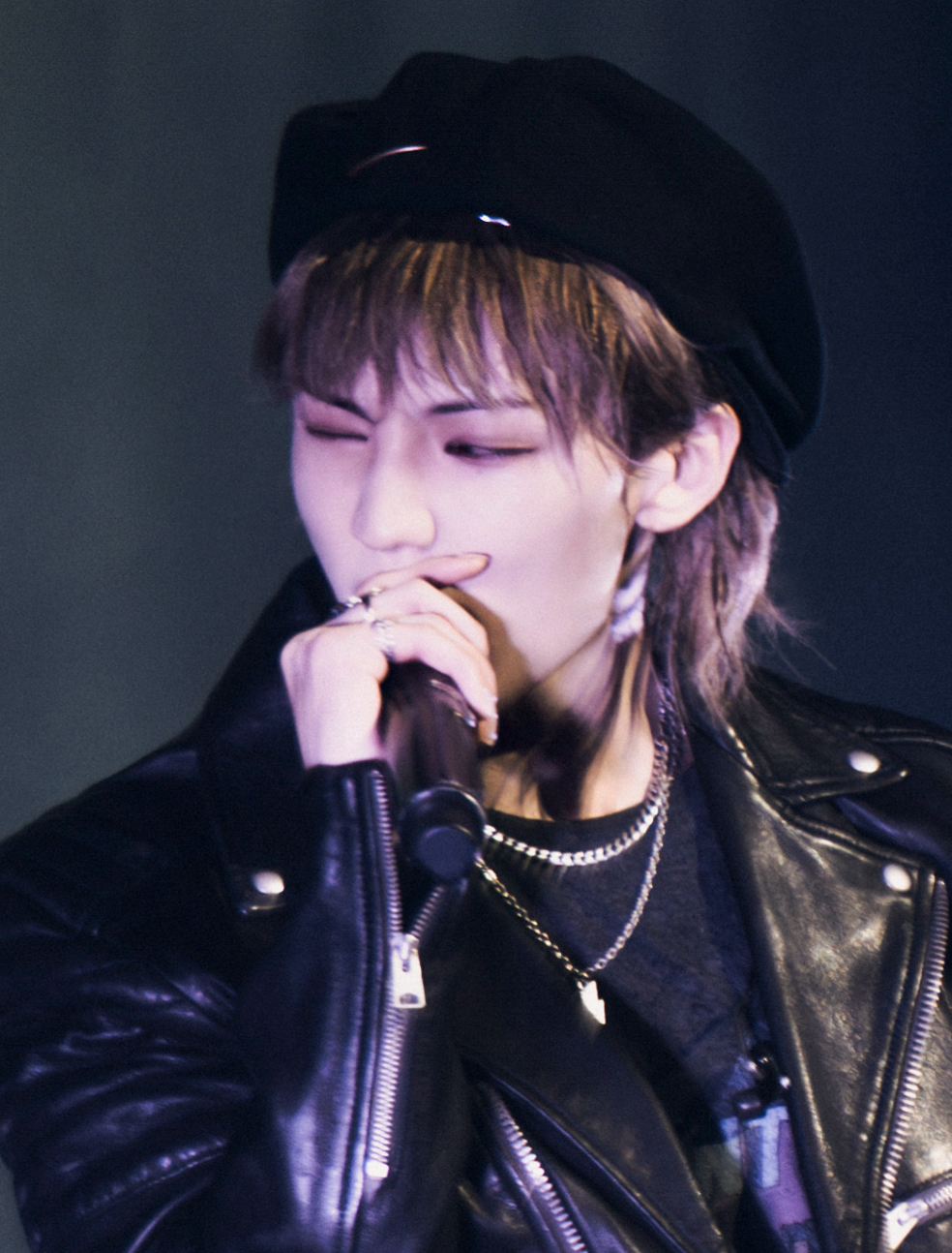 Behind-the-scenes cut of Junhyeok (TNX)