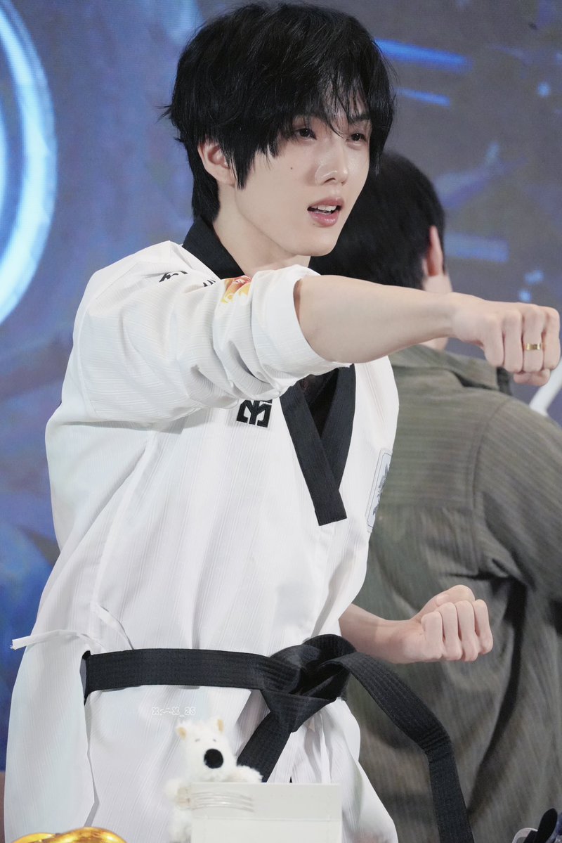 Behind-the-scenes cut of Jisung (NCT DREAM)