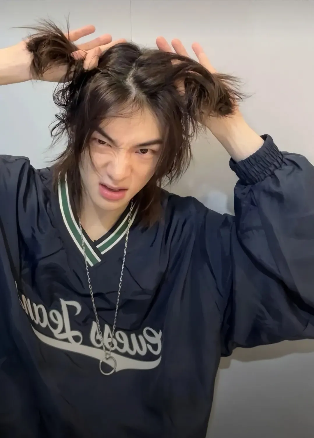 Behind-the-scenes cut of Hyunjin (Stray Kids)