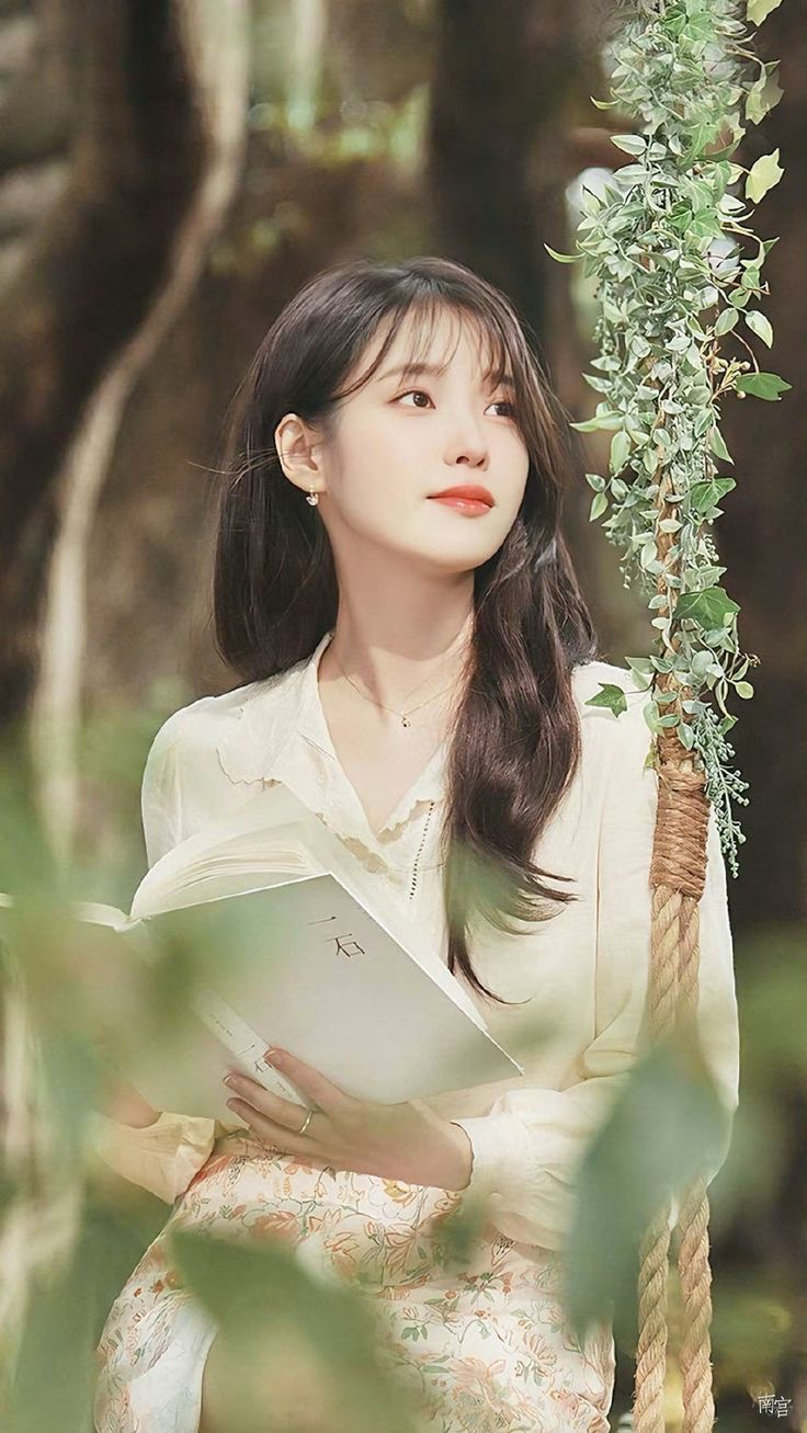 Foto aktivitas terbaru IU