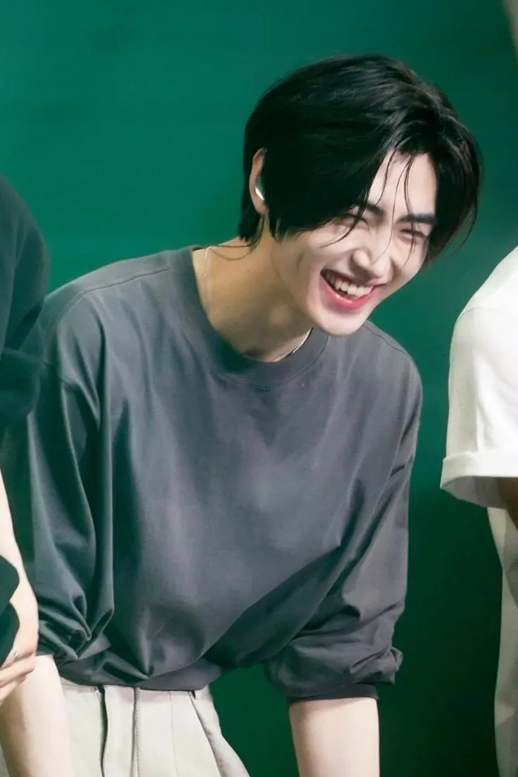 Behind-the-scenes cut of Sunghoon (ENHYPEN)