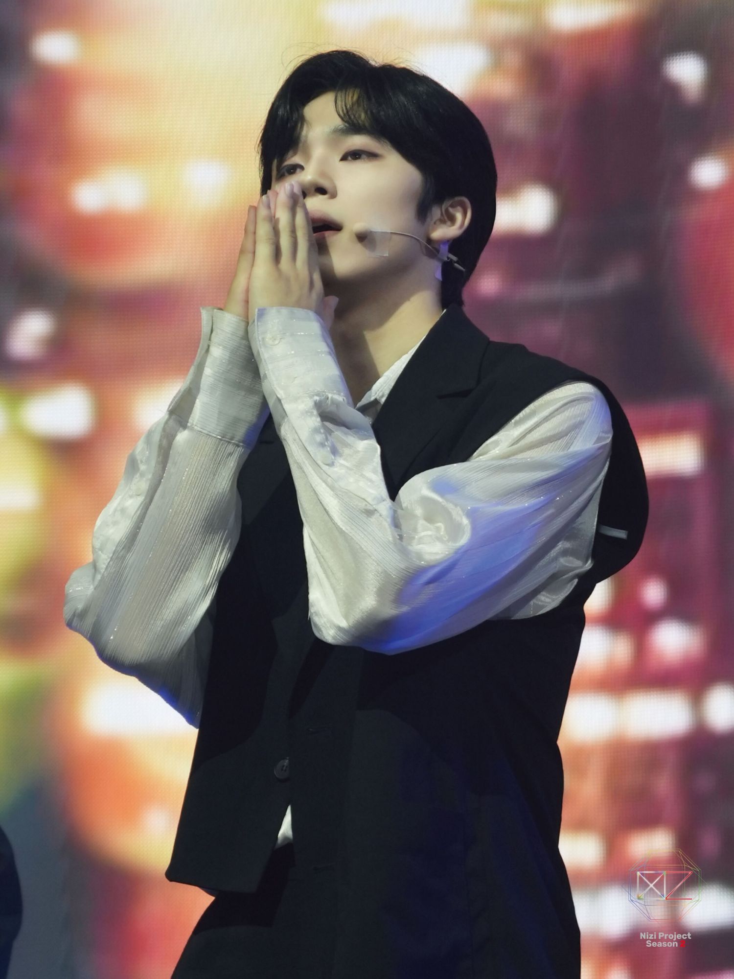 Behind-the-scenes cut of So Geon (NEXZ)