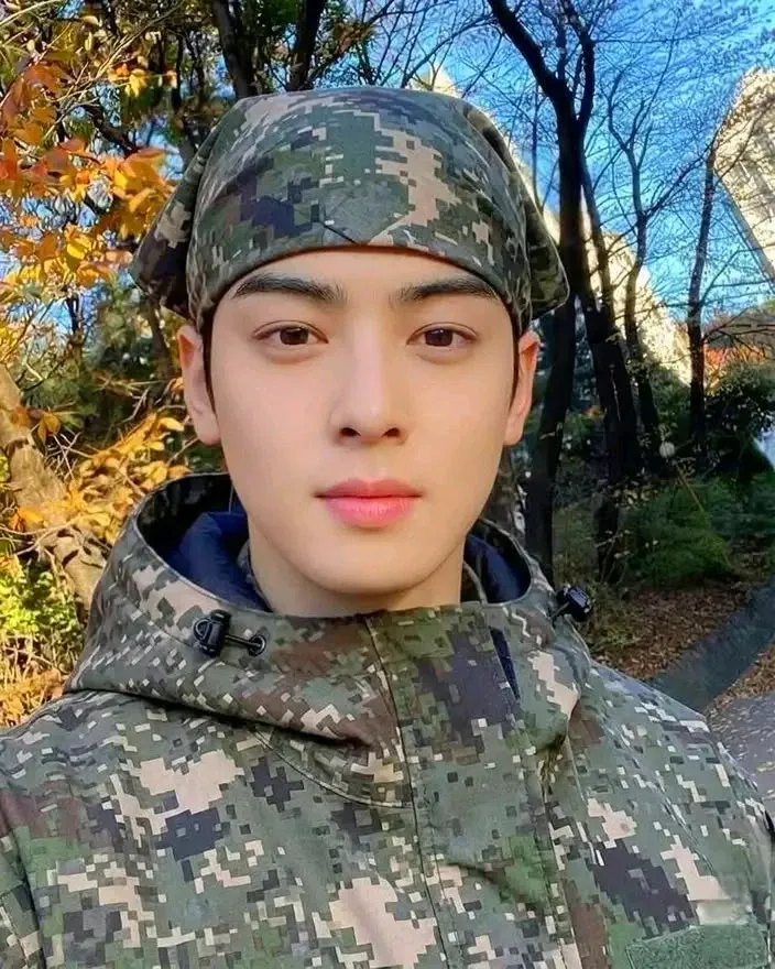 A moment captured by Eunwoo (ASTRO)'s fan