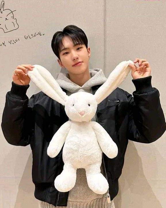 Latest photo of Hoshi (SEVENTEEN)