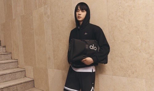 Momen yang diabadikan oleh penggemar Jin (BTS)