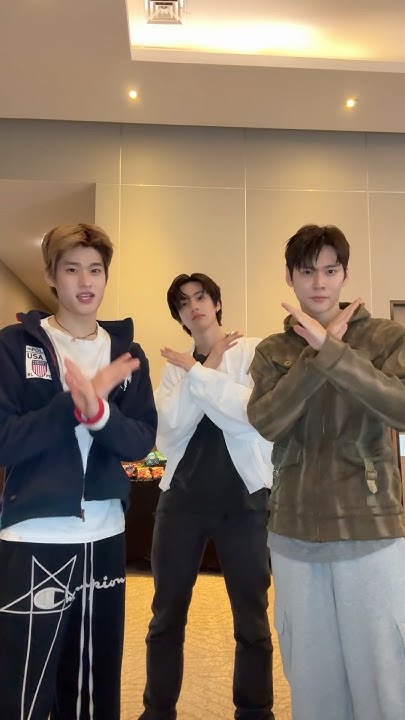 A heartfelt wallpaper shared by Anton (RIIZE)'s fans