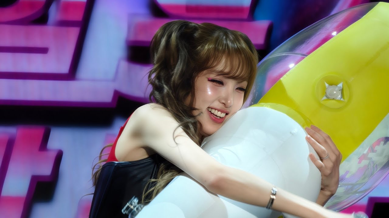 Latest photo of Choi Yena