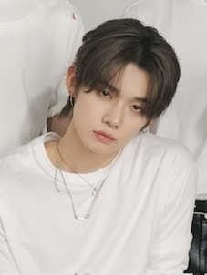 Foto terbaru Yeonjun (TOMORROW X TOGETHER)