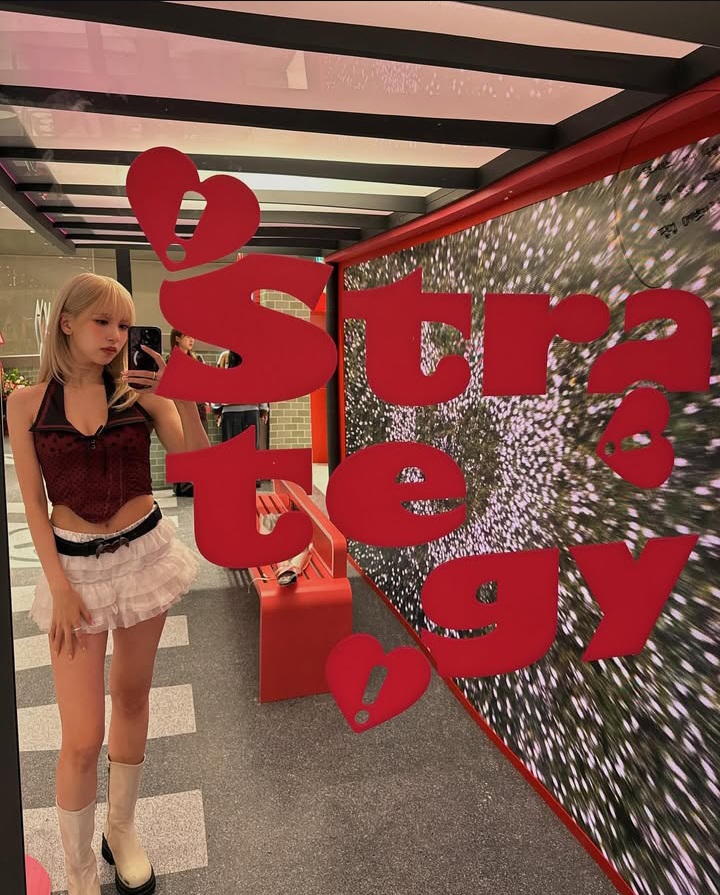 Behind-the-scenes cut of TWICE