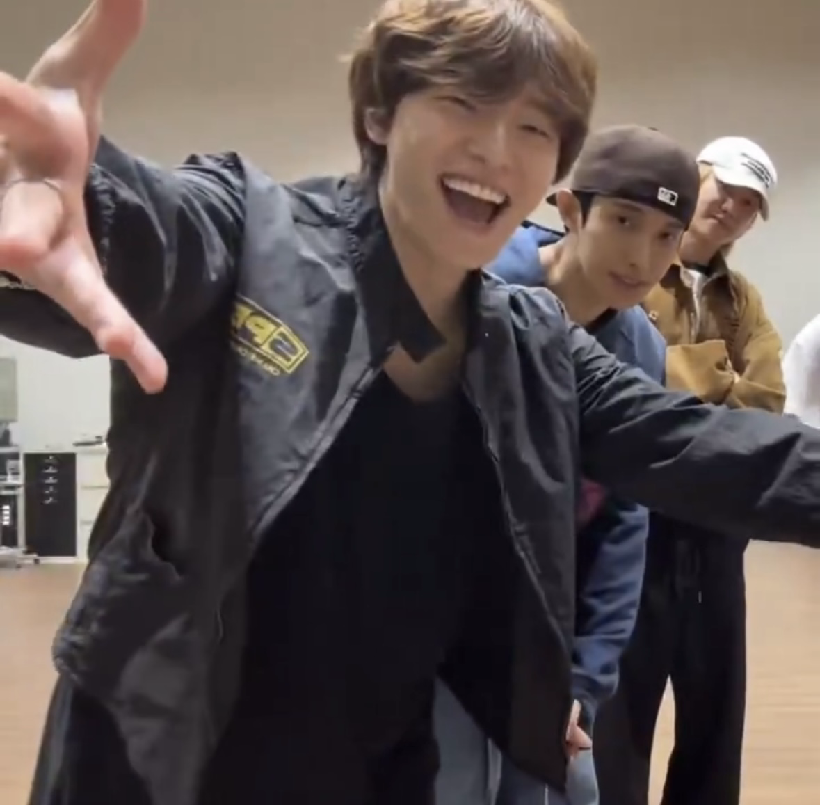 Behind-the-scenes cut of Dino (SEVENTEEN)