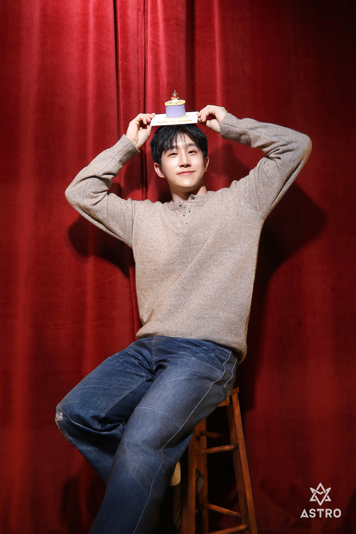 A moment captured by Jinjin (ASTRO)'s fan