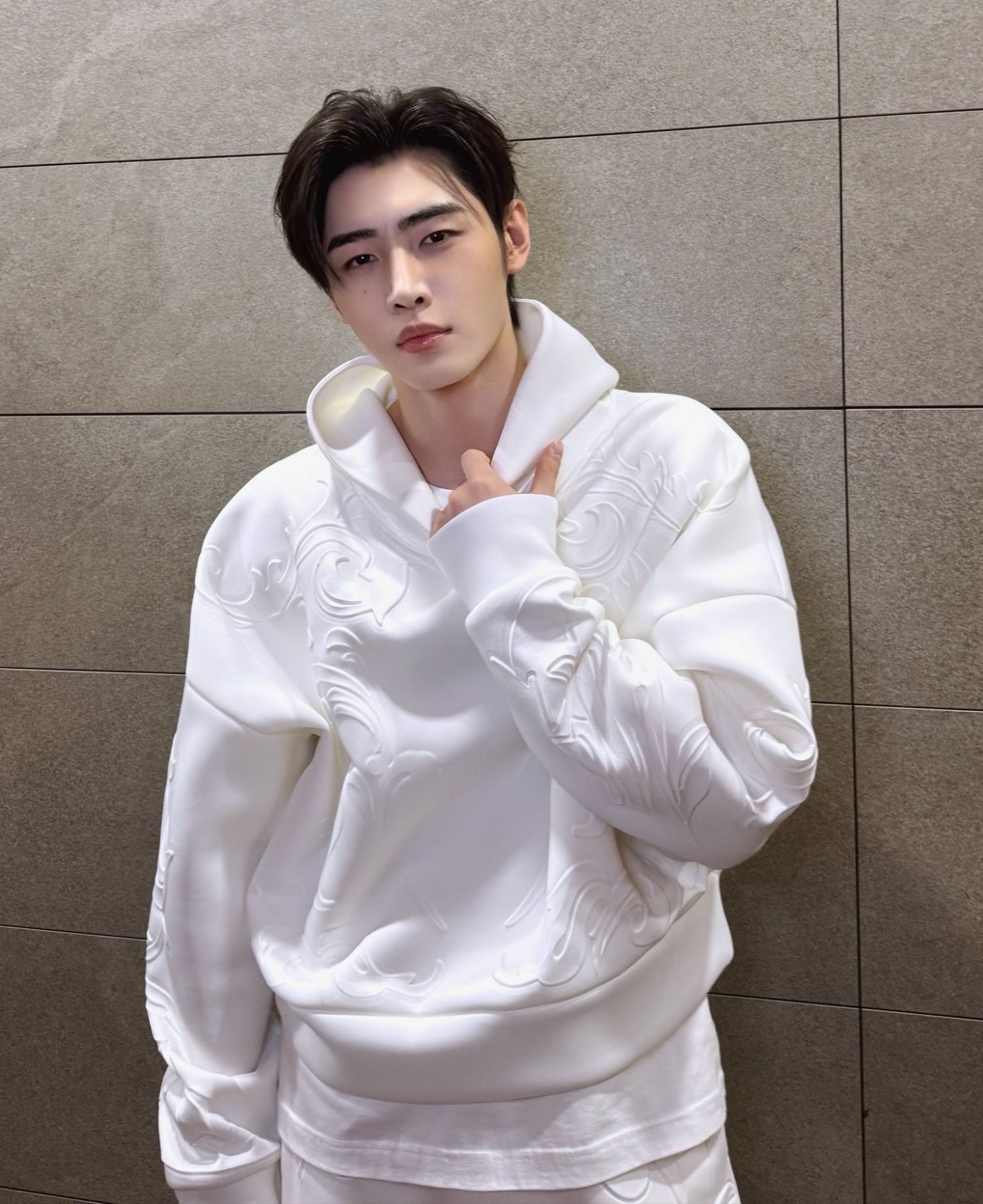 Latest photo of Sunghoon (ENHYPEN)