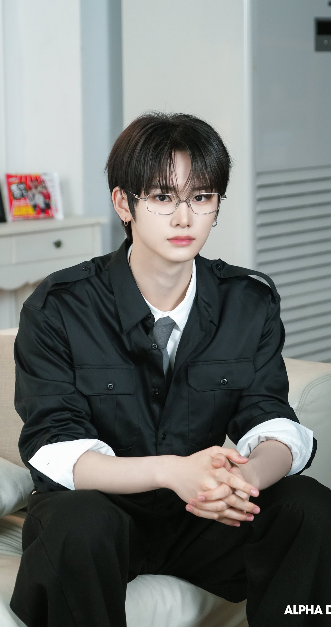 Fan-made special wallpaper for Zhou Anxin (ALPHA DRIVE ONE)