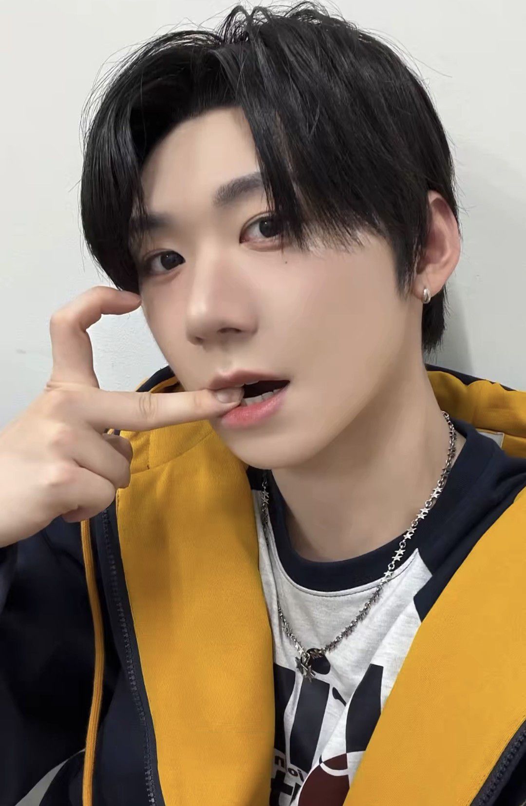 A moment captured by Park Han (AHOF)'s fan