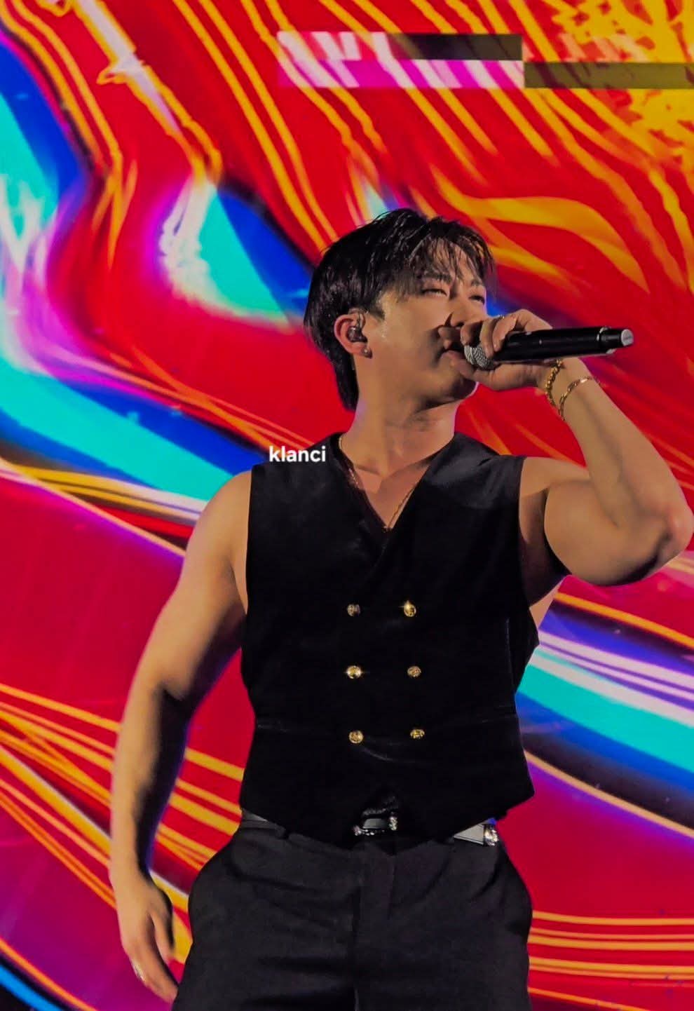 창빈 (Stray Kids)의 비하인드 컷