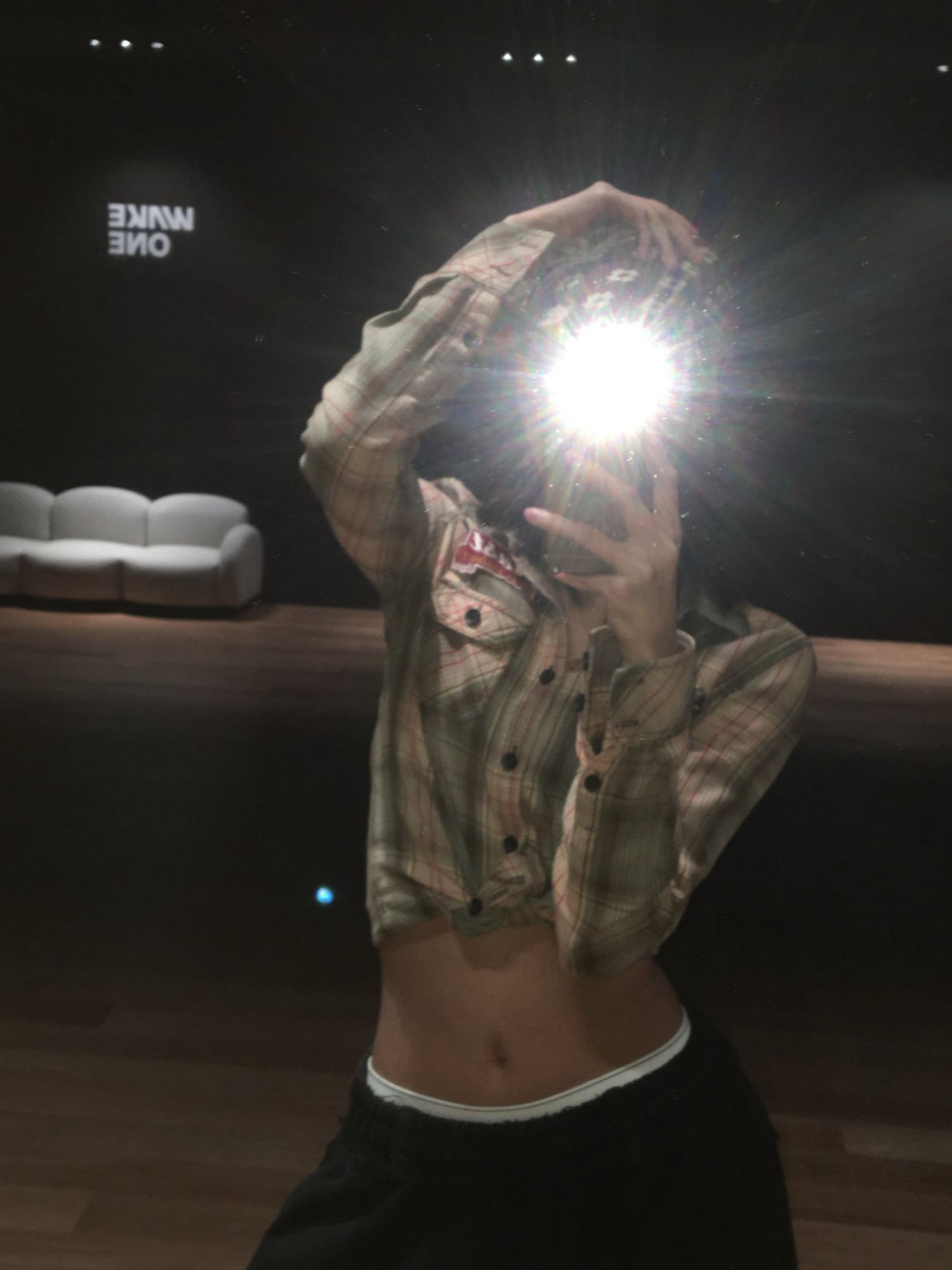 Behind-the-scenes cut of Choi Jungeun (izna)