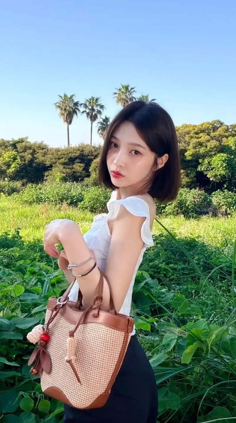 Behind-the-scenes cut of Joy (Red Velvet)