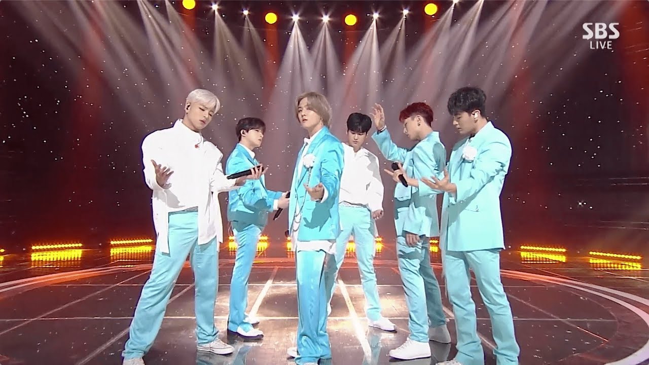 A moment captured by iKON's fan