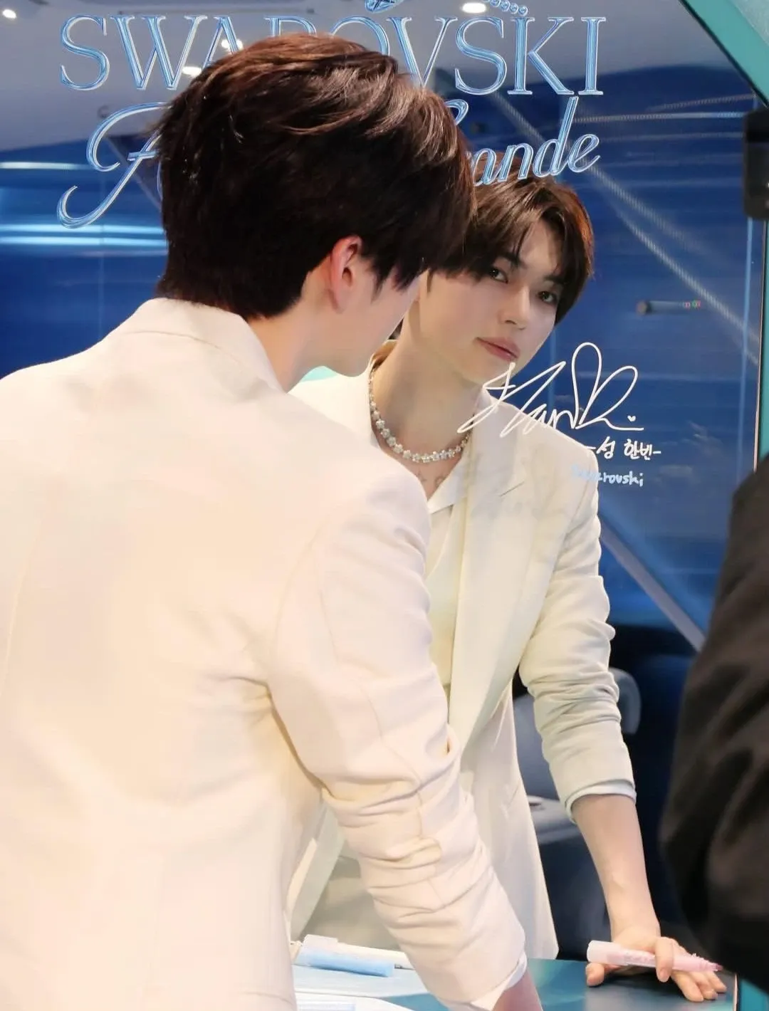 Latest photo of Sung Hanbin (ZEROBASEONE)