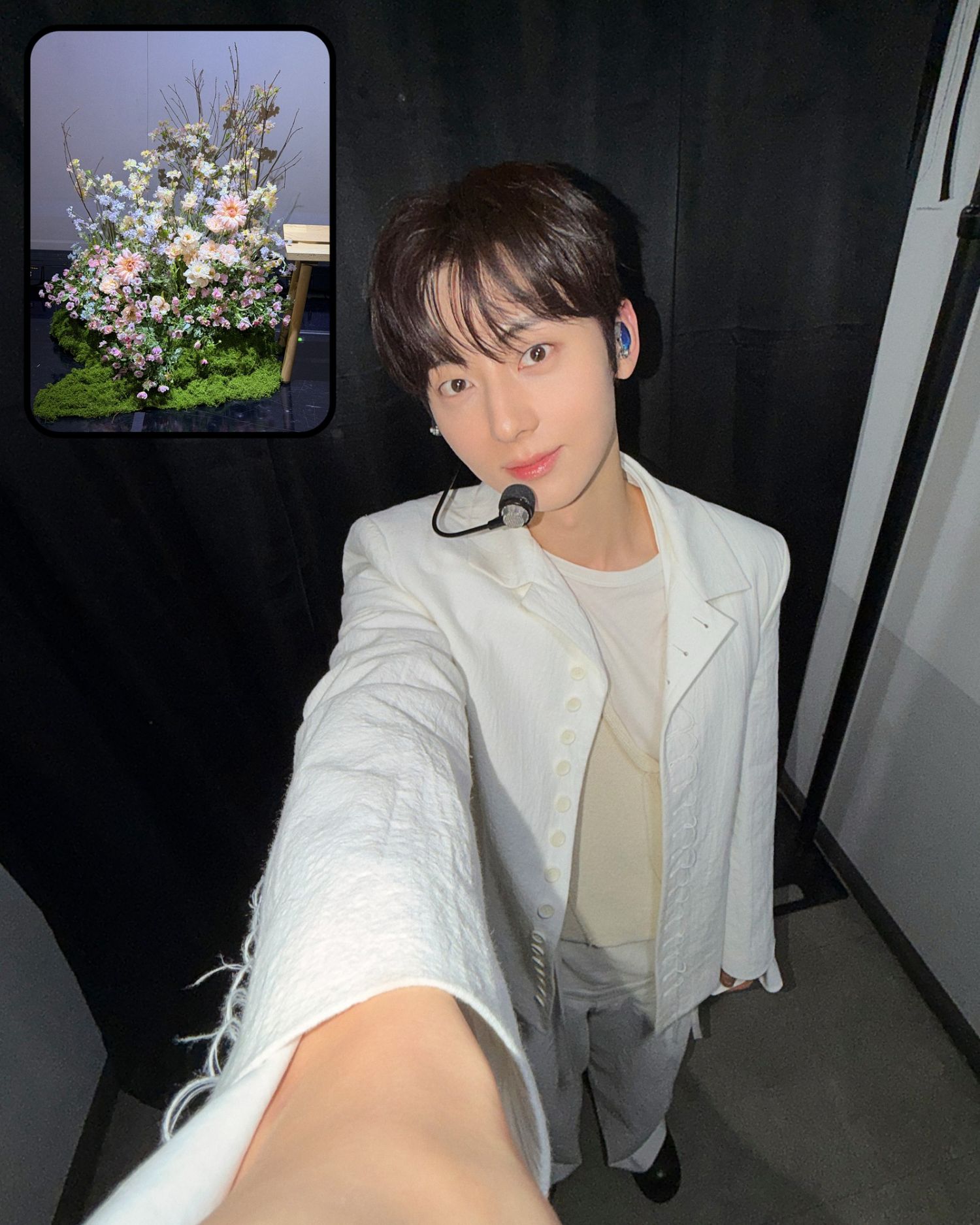 A moment captured by Hwang Minhyun's fan