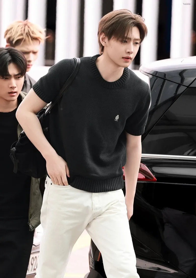 Foto aktivitas terbaru Sunghoon (ENHYPEN)