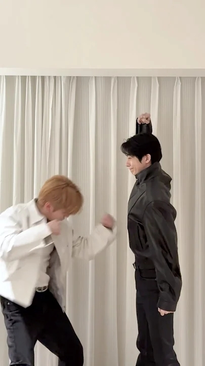 형원 (몬스타엑스)의 비하인드 컷